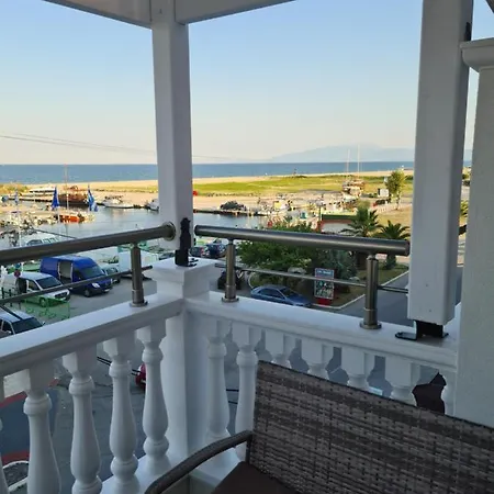 Nera Paralia-apartment With Sea View *