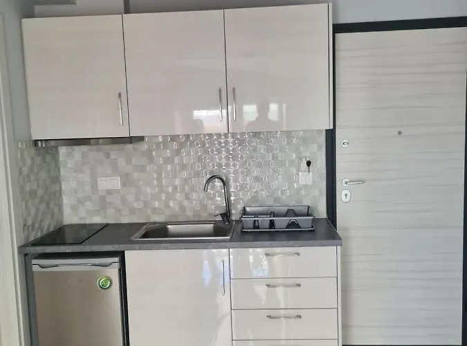 Nera Paralia-seafront With Balcony & Sea Views شقة Paralía