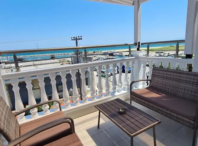 شقة Nera Paralia-seafront With Balcony & Sea Views Paralía