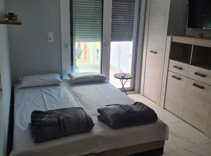Nera Paralia-seafront With Balcony & Sea Views