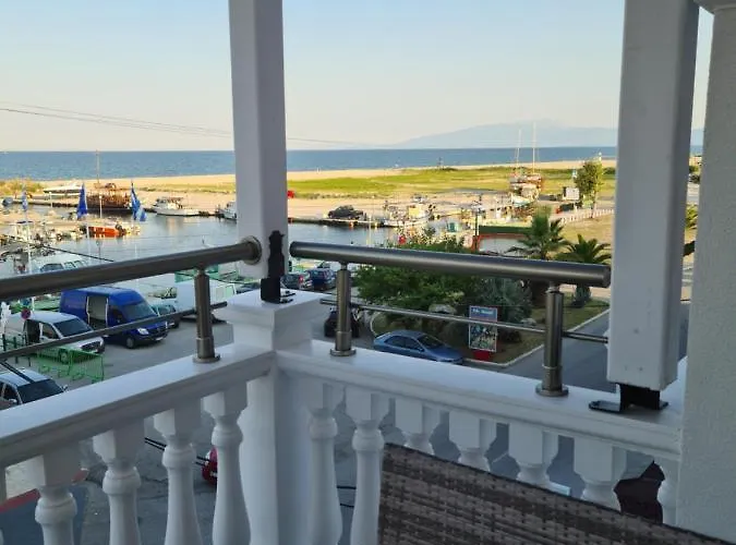 Nera Paralia-seafront With Balcony & Sea Views *