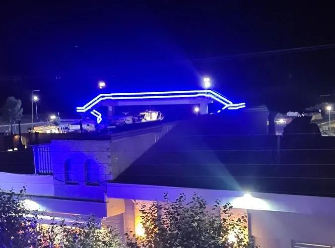 شقة Nera Paralia-seafront With Balcony & Sea Views *